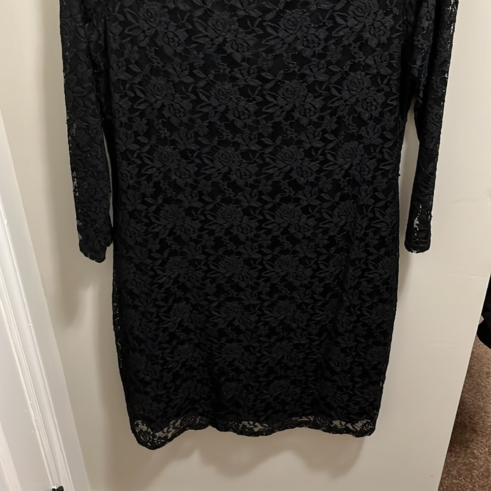 LIKE NEW 2X Black Wrapper Brand Long Sleeved Lace Dress Completely Lined!!! - Picture 7 of 8